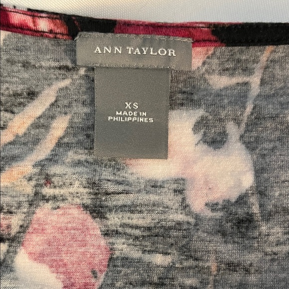 Ann Taylor Floral Black, Magenta and Copper Women's Top - Picture 3 of 5